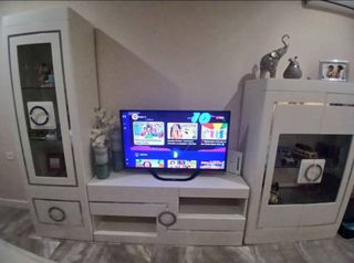 Mueble de salón blanco