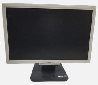 Dos monitores de 27 y 19 pulgadas para reparar.