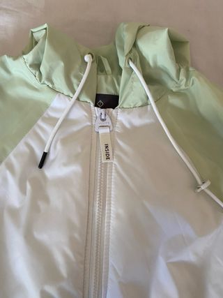 Cortavientos unisex marrón y verde