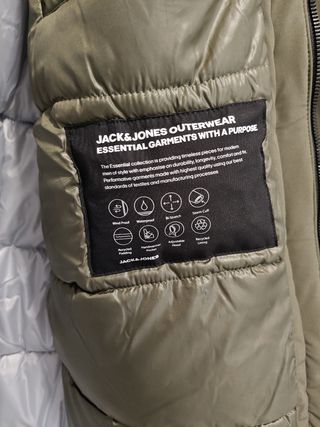 Chaqueta impermeable verde invierno con capucha 