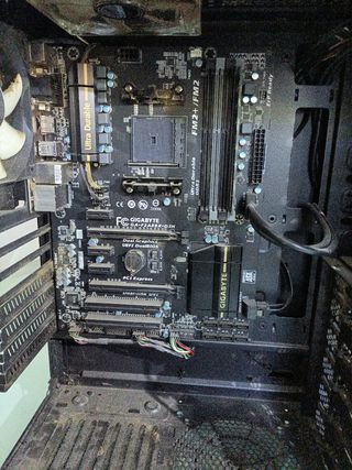 Torre Zalman Z11 y Placa Base Gigabyte
