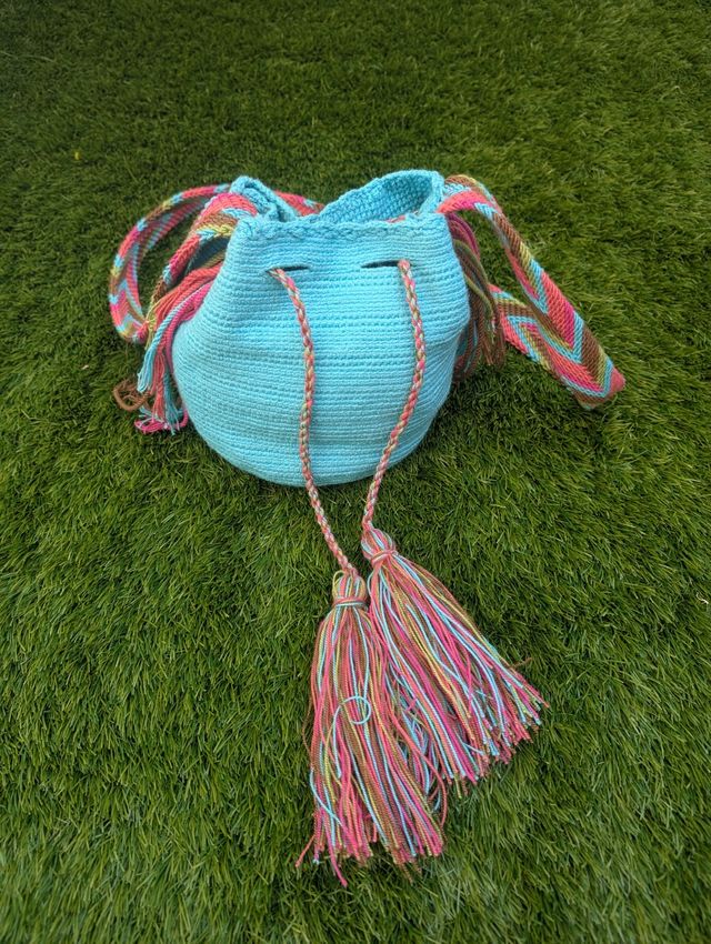 Borsa intrecciata grigia e blu