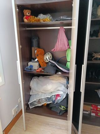 Armario 4 módulos negro y madera oscura
