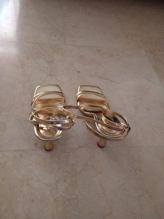 Sandalias doradas 