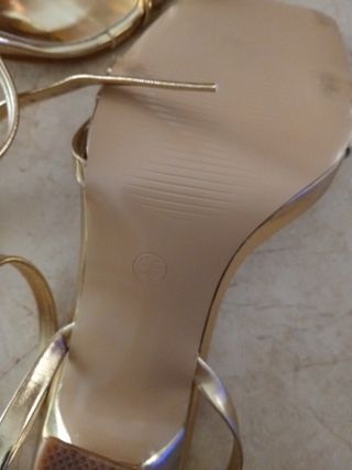 Sandalias doradas 