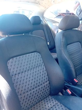SEAT Leon 2000