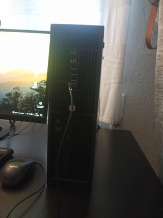 Ordenador sobremesa completo y con Windows XP 