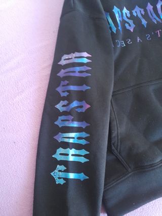 Sudadera Trapstar Negra con Diseño Degradado
