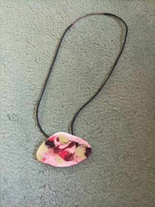 Collar de cerámica artesanal