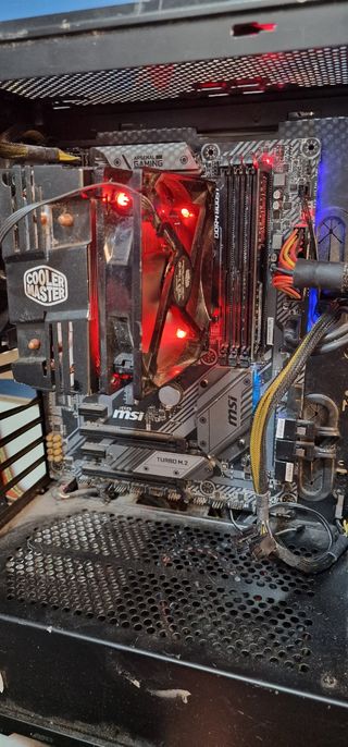 I7 9700k + Base MSI MAG Z390 Tomahawk