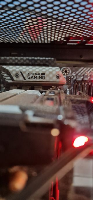I7 9700k + Base MSI MAG Z390 Tomahawk
