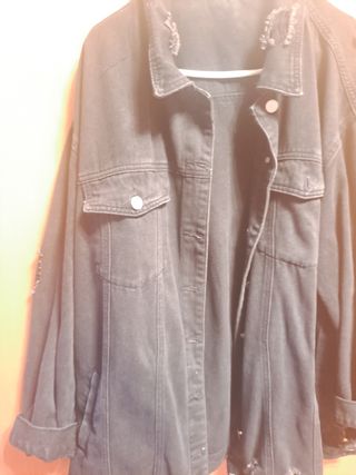 Chaqueta tejana desgastada