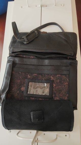 Maletín de piel negro