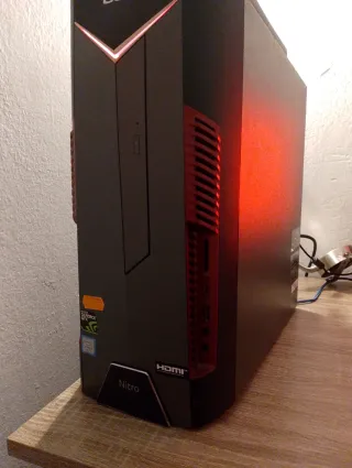 Acer Nitro 50 PC i5 - Buen Estado