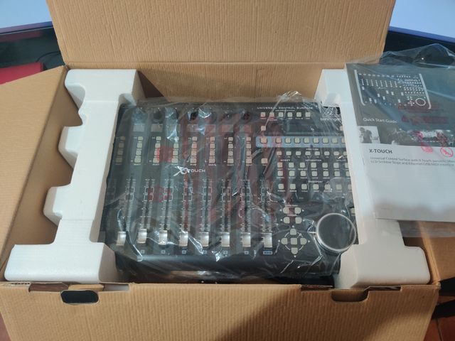 Behringer X Touch Controlador Universal