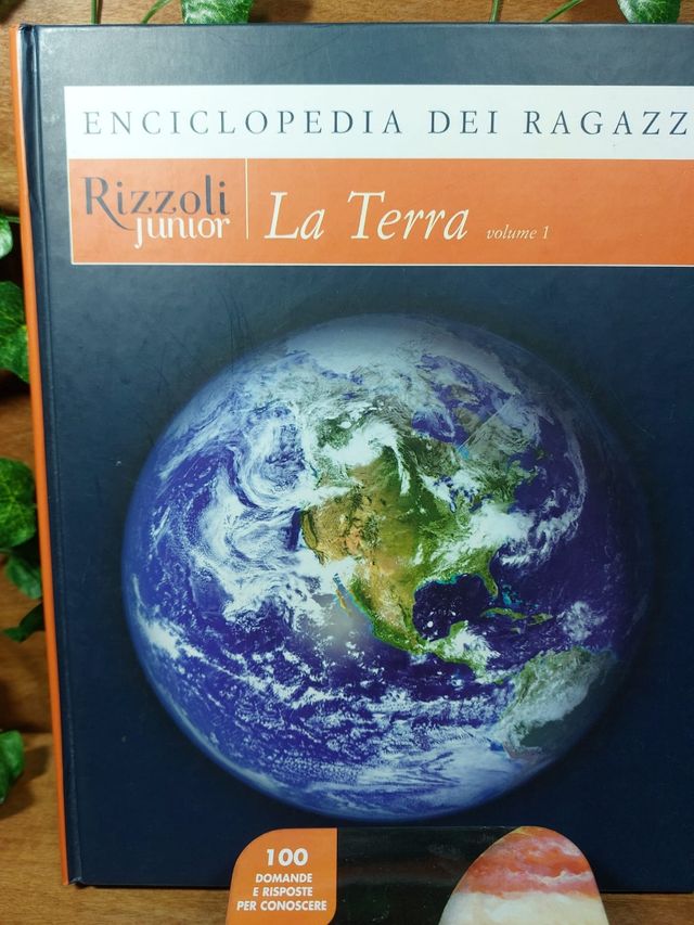 Libro La Terra + Quiz Box Universo