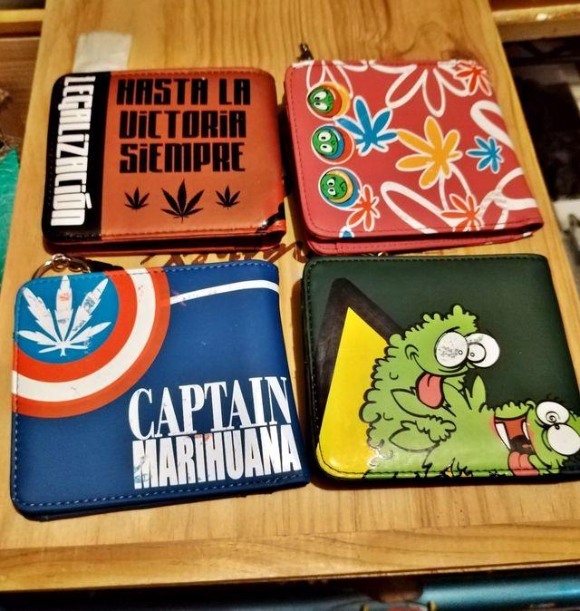 4 Carteras/Billeteras divertidas
