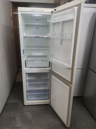Nevera Samsung 185x60cm A+ no Frost con Garantia 