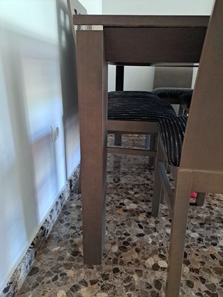 Mesa de comedor moderna