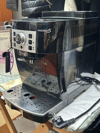 Cafetera DeLonghi Magnifica Automática