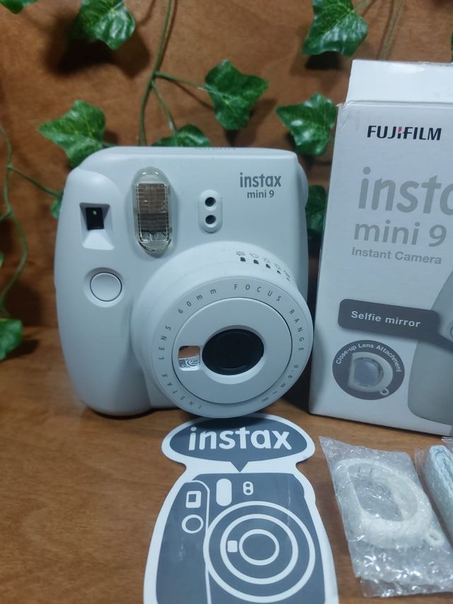 Fujifilm Instax Mini 9 Smoky White fotocamera.