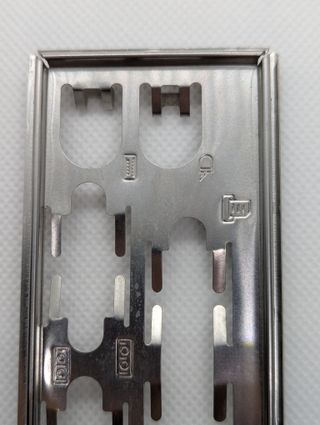 Mascherina I/O Shield per Gigabyte GA-K8VT800