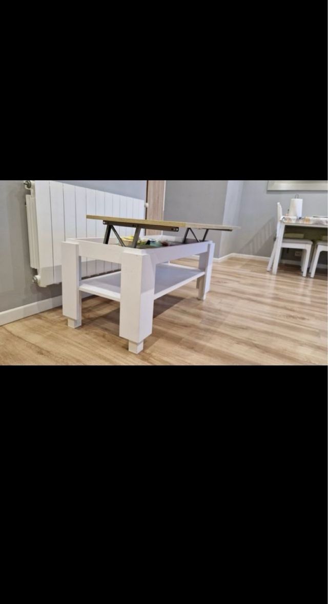 Mesa de madera plegable beige y blanca