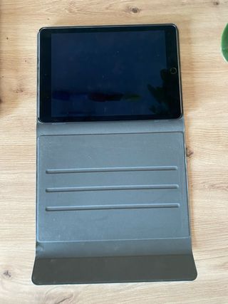 Teclado Inalámbrico con Funda de Cuero- iPad Air 2