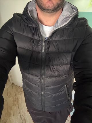 Piumino giubbotto nero con cappuccio