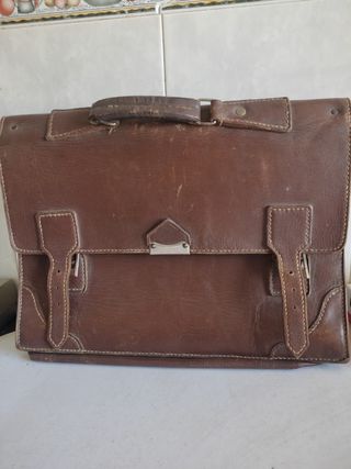 Antigua cartera de cuero