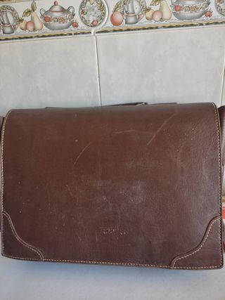 Antigua cartera de cuero