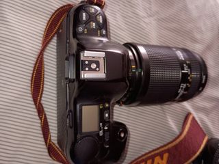 Cámara Nikon F-601M + Objetivo AF NIKKOR 70-210mm