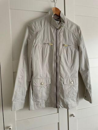 Gabardina beige mujer