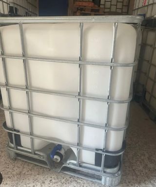 Depósito 1000L con palé aluminio y grifo