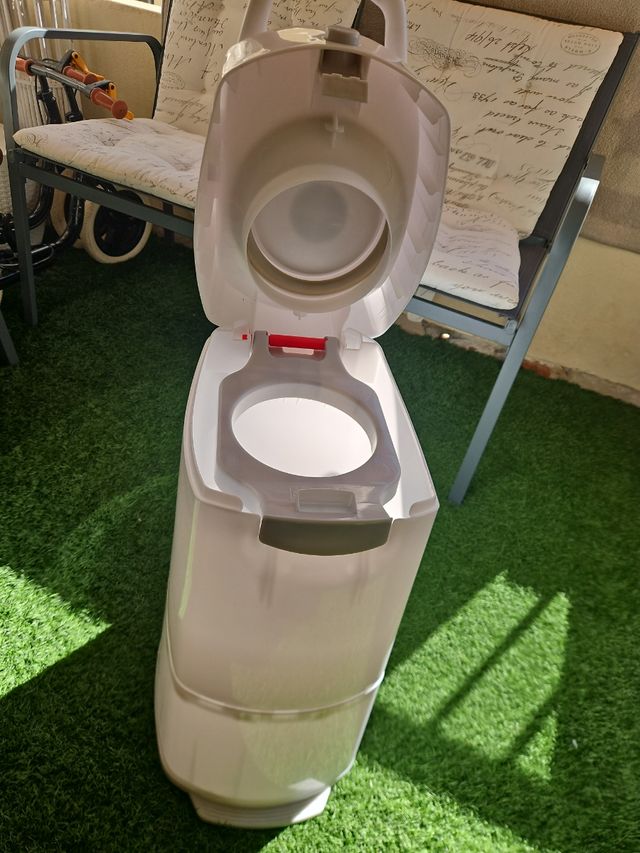 Contenedor para pañales Diaper Champ.