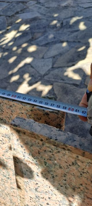 SE REGALAN Retales de granito.