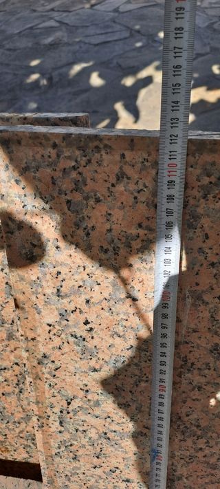 SE REGALAN Retales de granito.