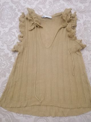 Top Zara punto con volantes