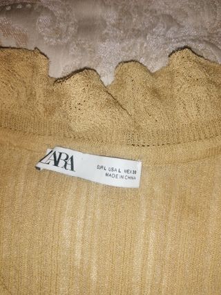 Top Zara punto con volantes