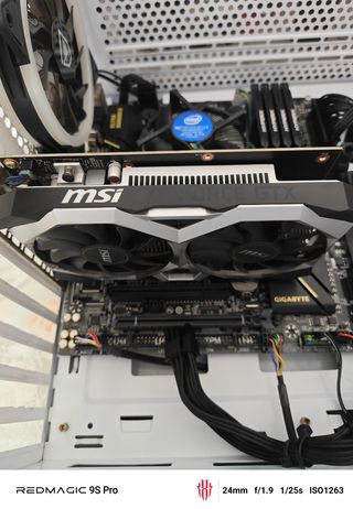 Placa Base Gigabyte  + CPU Intel core i7 + gráfica