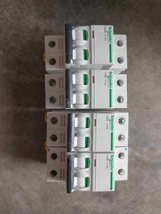 Interruptor Magnetotérmico Schneider IC60N C10A