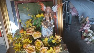 Composizione fatina con fiori