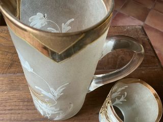 Jarra y vaso vintage decorado dorado 24 cm