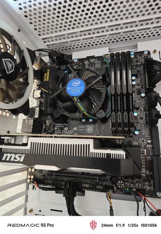 Placa Base Gigabyte + CPU Intel Core i7 + grafica
