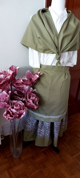 Traje de casera adulto  largo de falda 89 
