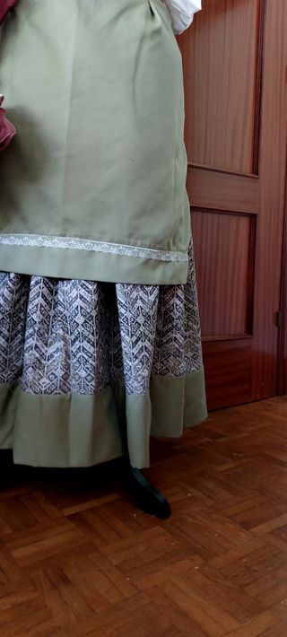 Traje de casera adulto  largo de falda 89 
