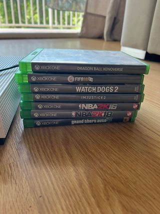 Xbox One 500GB + Mando y 7 Juegos
