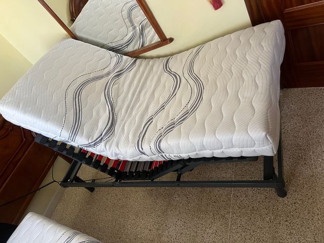 Cama articulada con somier de láminas