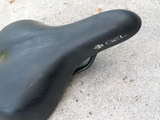 Sillín de Bicicleta Negro con Gel