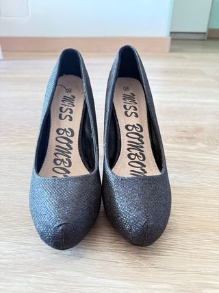 Zapatos de tacón Miss Bombom grises talla 38